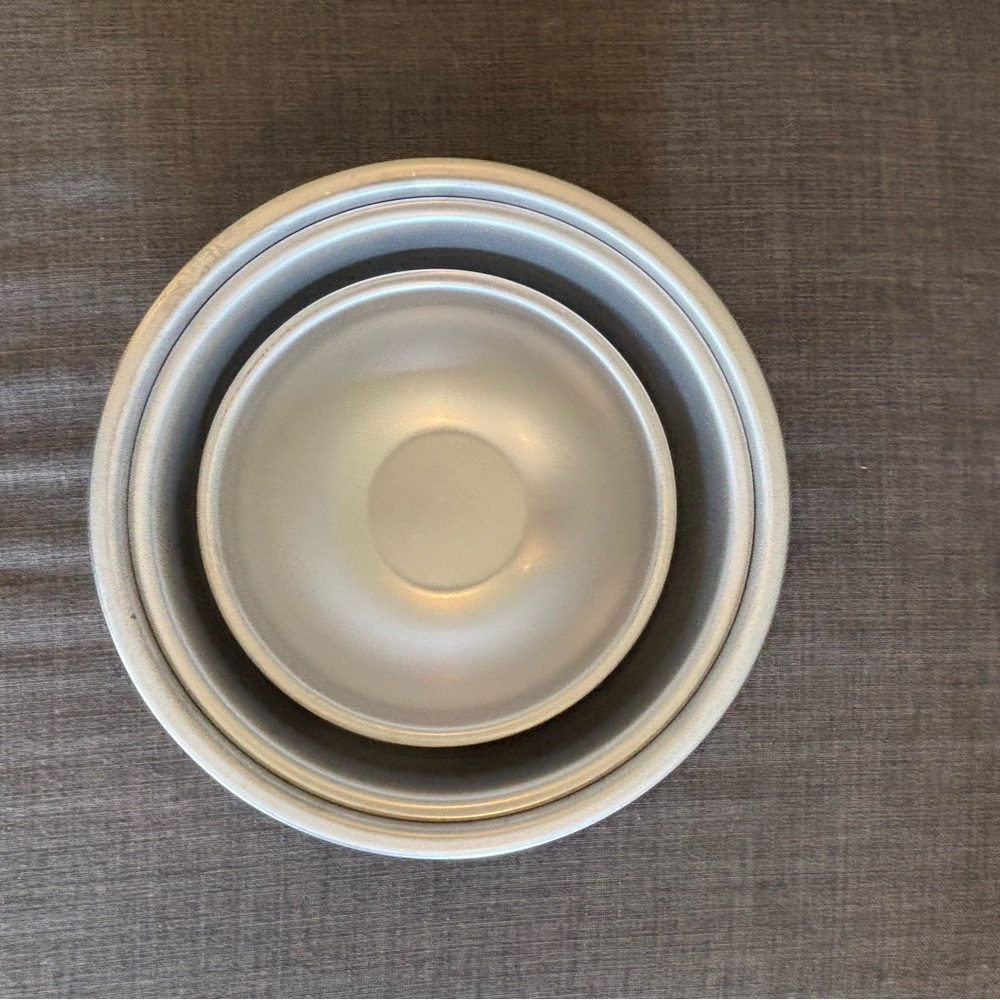 NWT Set of stainless mixing Bowls